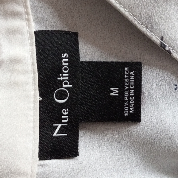 Nue Options White V-Neck Pleated Blouse With Bird Print *MED* - Picture 7 of 8